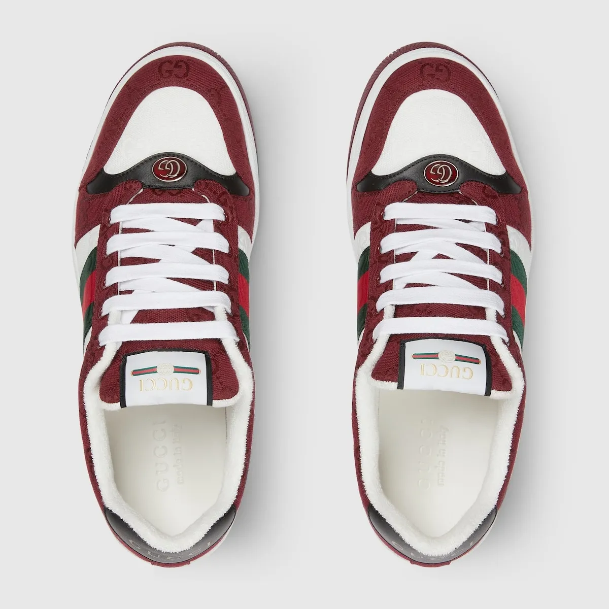 P620 Welcome to compare with the official website pictures directly. GUCCi 2025 latest Screener men's and women's web sneakers ♞size; 35~40.39~44 The Screener series of sneakers are inspired by the classic sneakers of the 1970s. They are named after the defensive movements in sports. They are decorated with striped webbing on the side and embellished with retro Gucci logos. Retro preppy silhouettes and fabrics inspired by nostalgic sportswear have been popular for decades, and these inspirations continue to inform the new collection.